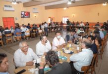 Se reúne Sanmiguel con periodistas en desayuno de convivencia