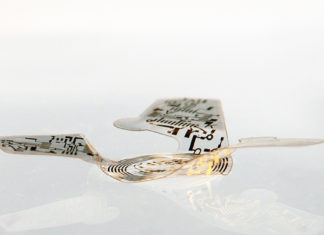 La estructura voladora más pequeña jamás creada por el hombre: construyen un microchip de casi el mismo tamaño que un grano de arena