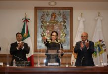 Es Carmen Lilia Canturosas presidenta municipal de N. Laredo