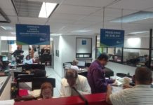 Madres molestas; por retardo en el pago de pensión a hijos de maestros