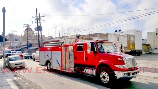 Bomberos acuden a conato de incendio en unidad