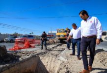 Supervisa Alcalde Carlos Peña Ortiz, trabajos de reposición de tubo de drenaje de 24 pulgadas sobre el blvd. Hidalgo.