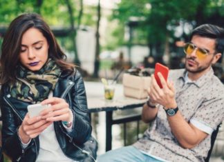 Tranquilo, tu teléfono inteligente no te está haciendo menos inteligente