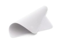 Apple lanza pañuelo para limpiar tu iPhone… su precio desata polémica