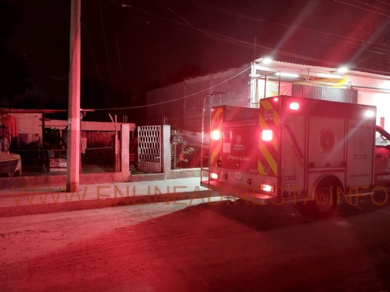 Queman basura en su predio y se sale de control