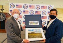 Gobernador se reúne con el Embajador Ken Salazar