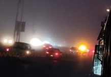 Tumban cables de CFE y dejan sin energía eléctrica a varias colonias