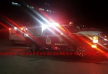 Unidad médica auxilia a persona tirada en la vía pública