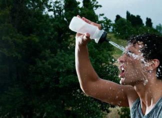 ¿Cuál es la mejor forma de hidratarse durante la práctica de ejercicio físico?