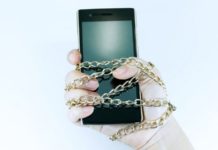 ¿Cómo sé si padezco “nomofobia”, miedo irracional a no tener el móvil (ni WhatsApp)?