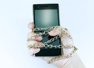 ¿Cómo sé si padezco “nomofobia”, miedo irracional a no tener el móvil (ni WhatsApp)?