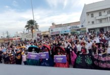 Alcalde Carlos Peña, conmemora con mega altar día de muertos