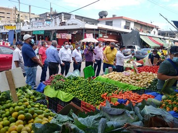 Autoridades recorren