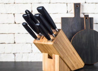Crean un cuchillo de madera casi 3 veces más afilado que uno de acero inoxidable