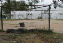 Campo deportivo urge atención