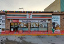 Rateros asaltan con violencia a empleados y clientes en tienda comercial