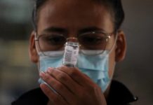 ¿Cómo obtener tu certificado de vacunación COVID si eres personal educativo y te inocularon con CanSino?