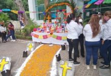 Refuerzan tradiciones mexicanas, autoridades municipales organizan exposición de altares