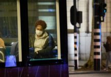 Ómicron: la OMS advierte sobre un “alto riesgo de contagio” de la nueva variante del coronavirus en todo el mundo