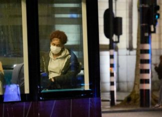 Ómicron: la OMS advierte sobre un “alto riesgo de contagio” de la nueva variante del coronavirus en todo el mundo