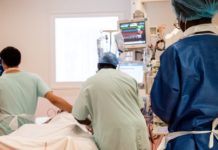 Pfizer asegura que su pastilla oral experimental contra el covid-19 reduce en un 89 % la gravedad de las infecciones