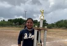 Sigue la acción en la liga de softbol Gaona este 5 de Diciembre