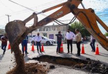 Continúa Alcalde Carlos Peña Ortiz supervisando obras de rehabilitación de redes de drenaje sanitario.