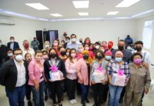 Entrega Presidente Municipal Carlos Peña Ortiz, prótesis mamarias en apoyo a la mujer