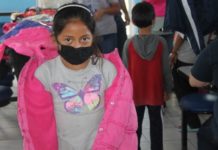Entregan ropa invernal en “Abriga a un Niño Migrante”