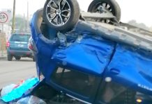 Accidente vial deja una volcadura y cuantiosos daños materiales