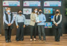 Premia Mariana Gómez a ganadores del concurso de cartel de derechos de niñas, niños, adolescentes