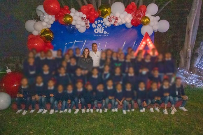 DIF-061-2021.-Gobernador de Tamaulipas y su esposa conviven con niñas, niños y adolescentes de Casas Hogar en patio de Casa Tam (2)