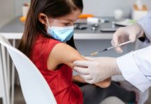 Descartan vacunar a niños menores de 15 años contra Covid-19