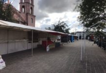 Llegan artesanos a la Plaza Principal para exposición navideña