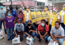Club social entrega despensas a boleros de Madero