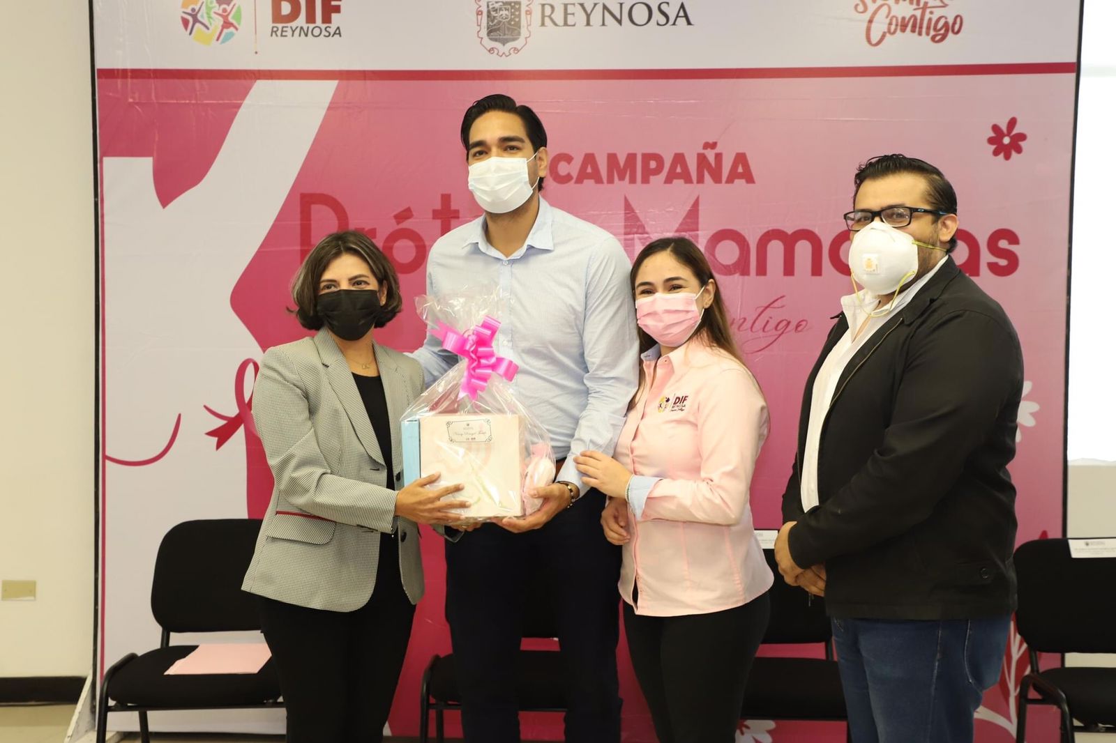 They thank DIF Reynosa for breast prosthesis campaign