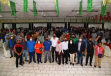 Celebra Carlos Peña Ortiz posada con el Sindicato de Mantenimiento