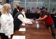 Salvadoreño llegó a Tampico hace casi 20 años, hoy recibió su pasaporte