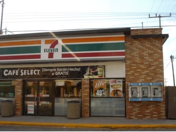 Solitario ratero asalta tienda comercial y huye