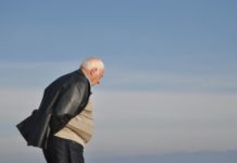 Abuelito se hace viral por negarse a cuidar a su nieto si su hija no le paga