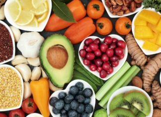 ¿Es saludable para el corazón una dieta baja en carbohidratos y alta en grasas saturadas?