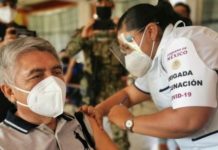 Vacunación de refuerzo a maestros iniciará a principios del 2022