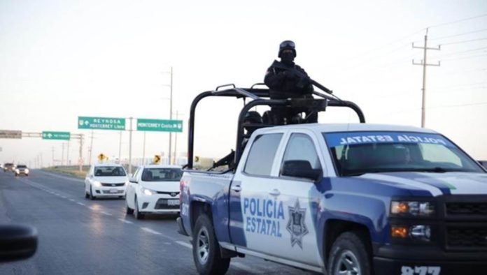 policías