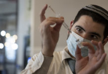 Israel anuncia los resultados de efectividad de la cuarta dosis de la vacuna contra el covid-19 para mayores de 60 años