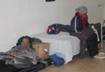 Protegen a indigentes de onda fría