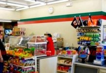 Ataca “enmachetado” tienda comercial para robar dinero