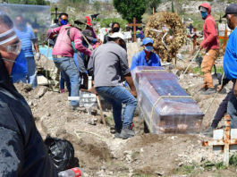México suma casi 300 mil muertes por coronavirus