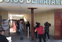 Sin filas en vacunación de refuerzo de maestros.