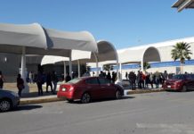 Estado no debe cobrar placas, proceso está en litigio