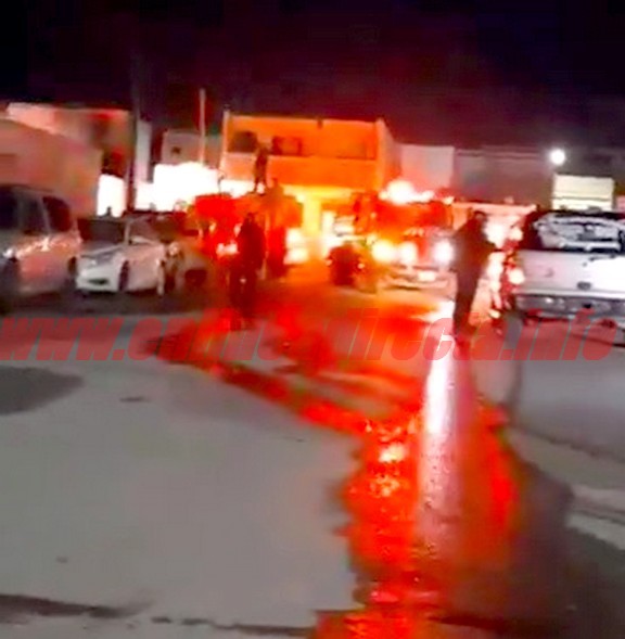 Reportan incendio en colonia popular y al parecer muere una persona